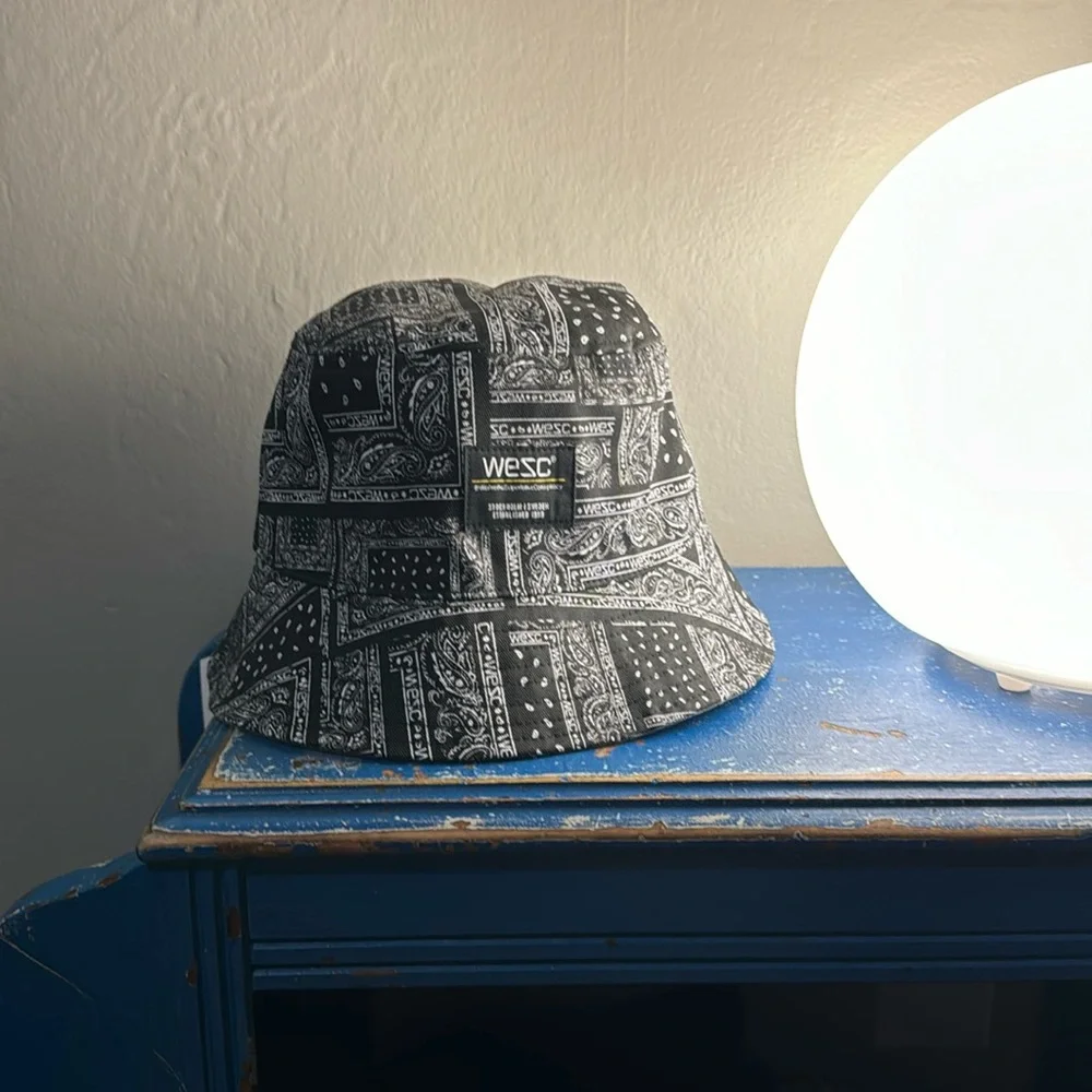 WeSC Bucket - Picture 1 of 4